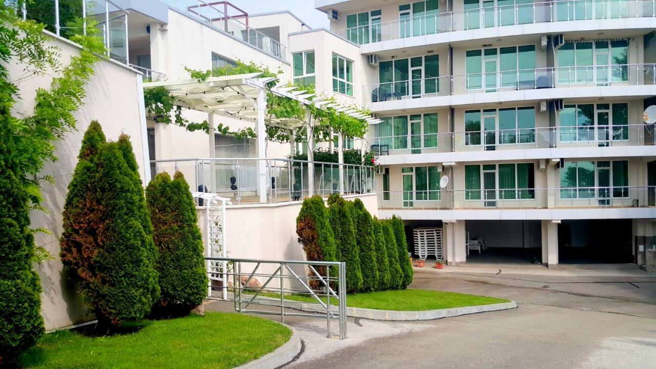 Silver Beach Delux Apartments Bjala Eksteriør bilde